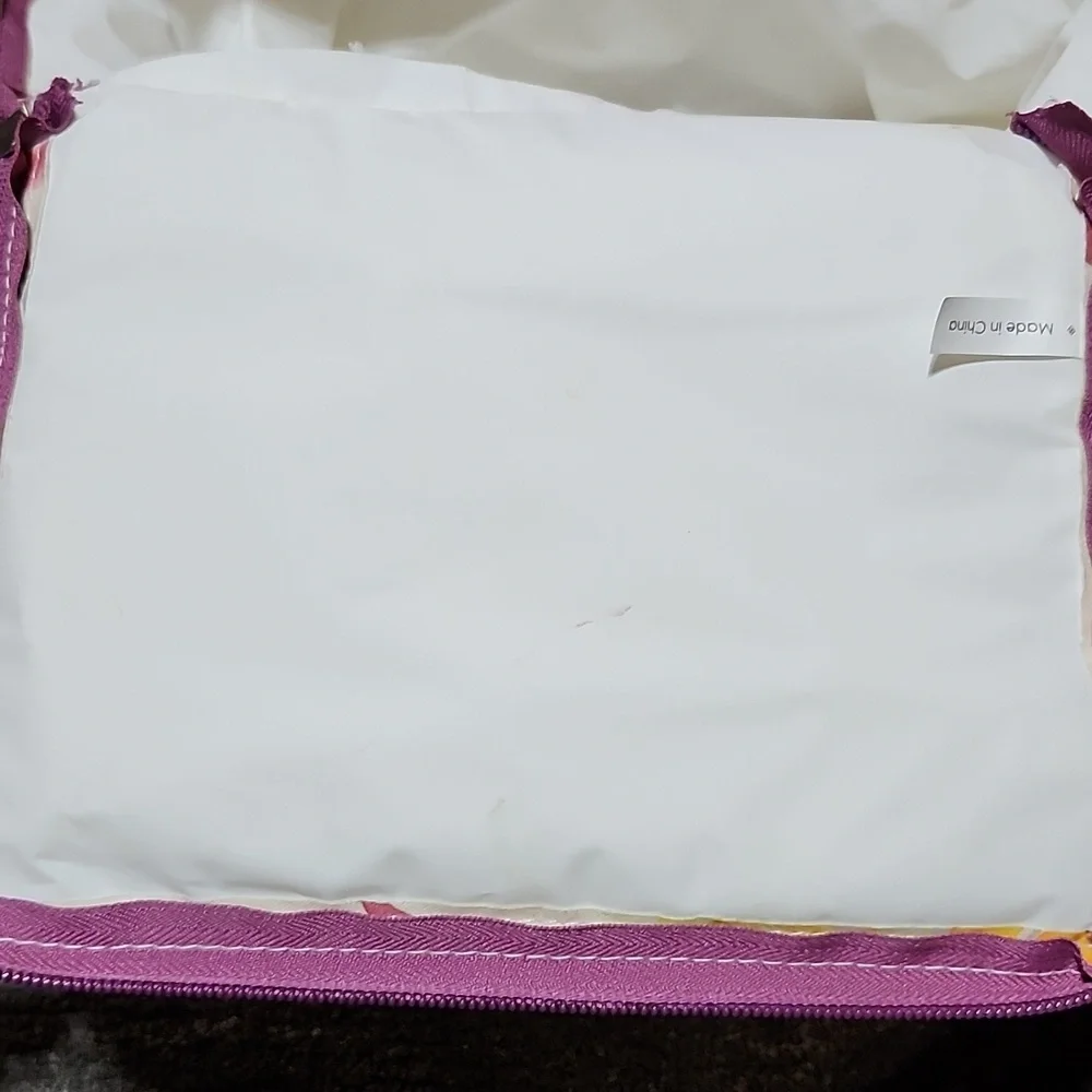 Buckle gimmicks insulated